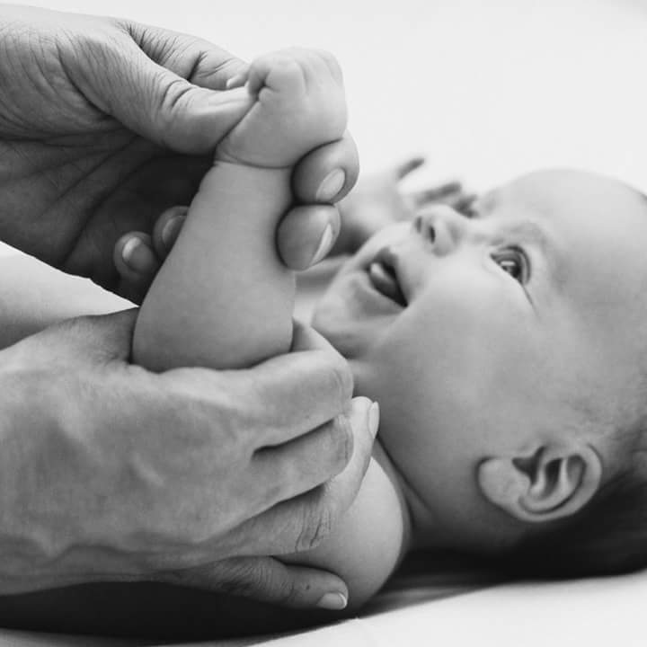 Masáž novorodeniatka pre tehuľky
